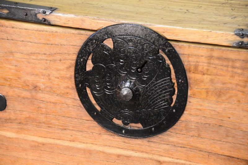 Antique Butterfly Lock Plate Clothing Chest Width:910mm - Image 12