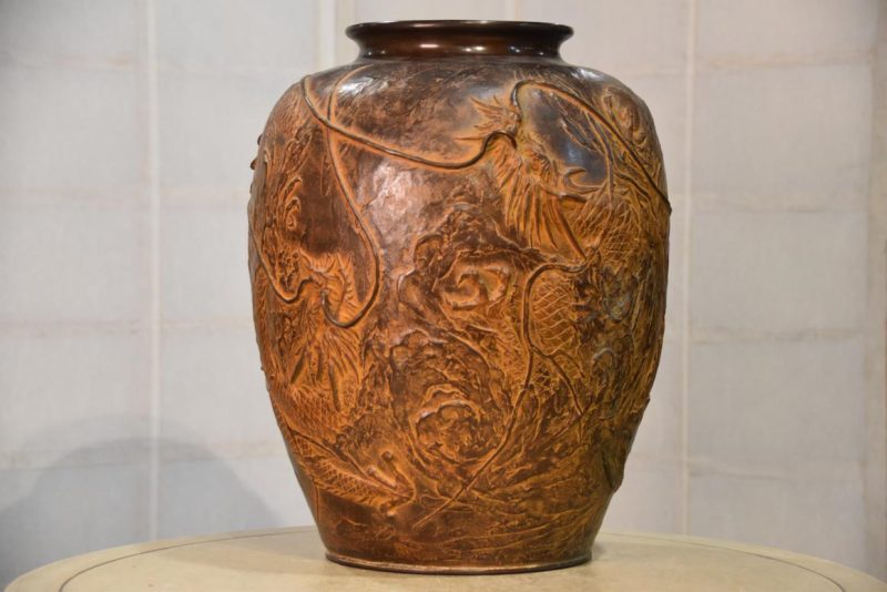 Large Japanese Bronze Dragon Vase - Image 2