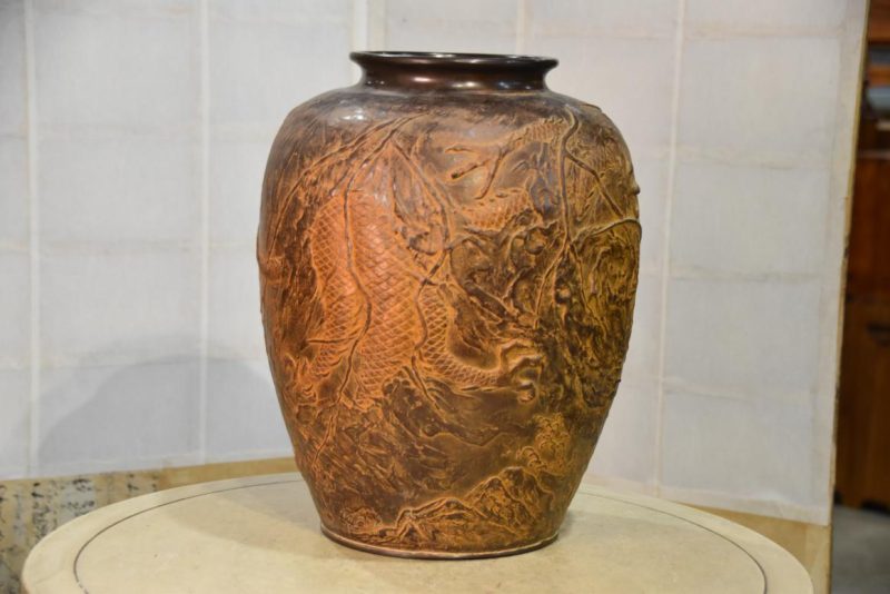 Large Japanese Bronze Dragon Vase - Image 6