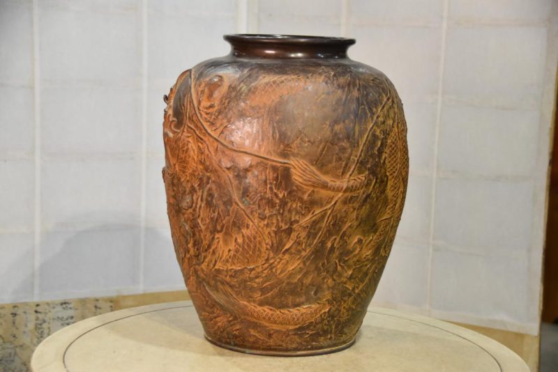 Large Japanese Bronze Dragon Vase - Image 5