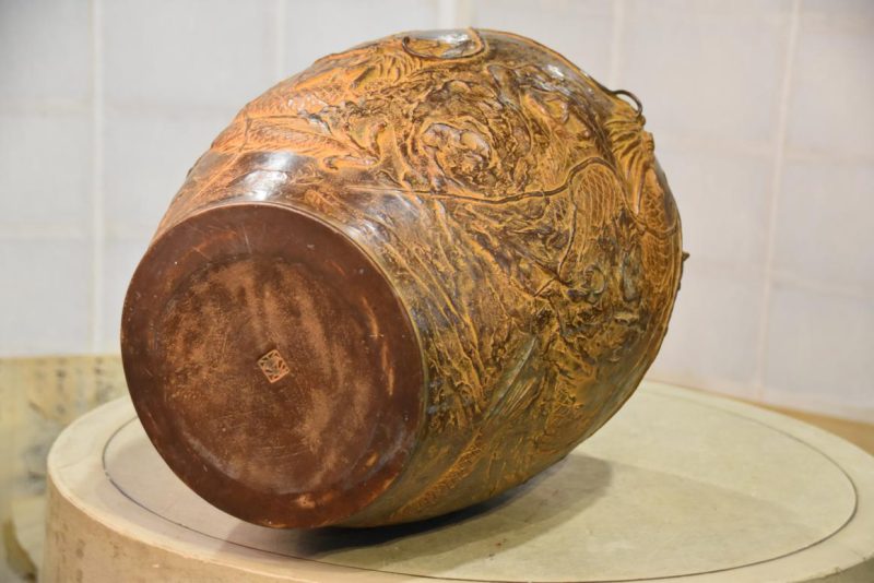Large Japanese Bronze Dragon Vase - Image 3