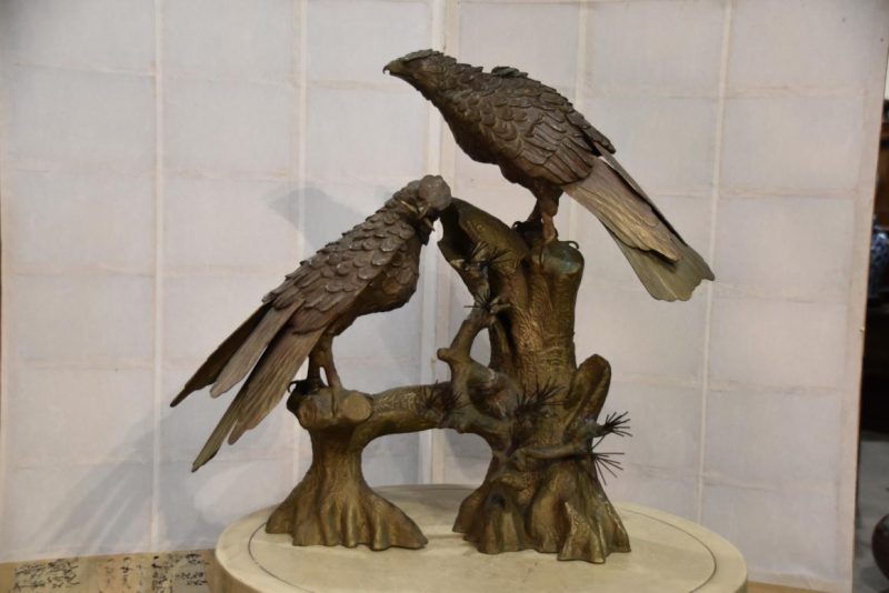 A Pair of Japanese Bronze Eagles Okimono Statue Width:630mm