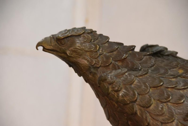A Pair of Japanese Bronze Eagles Okimono Statue Width:630mm - Image 8