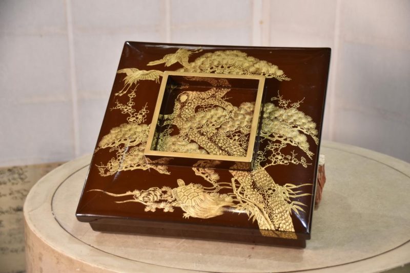 Japanese Lacquer Lidded Container Width:290mm