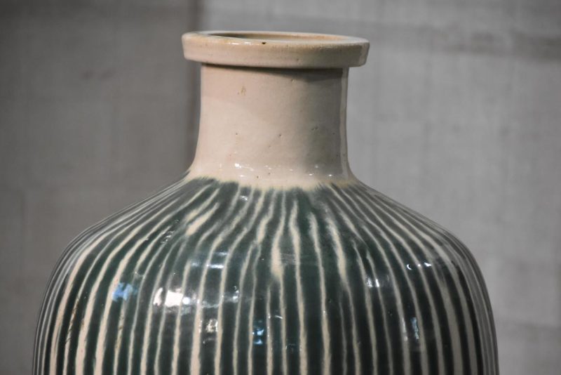 Shigaraki Tsubo Drip Glaze Urn Height:730mm - Image 9