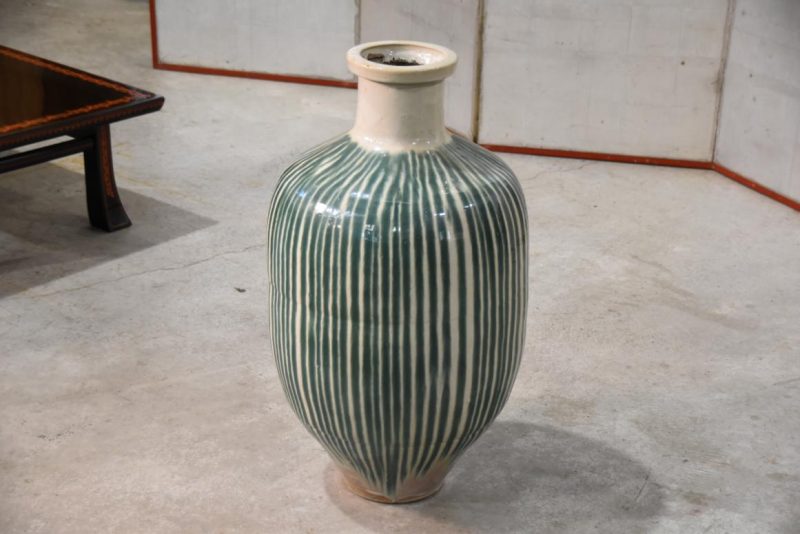 Shigaraki Tsubo Drip Glaze Urn Height:730mm - Image 6
