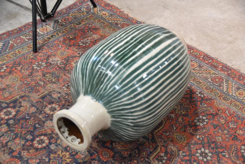 Shigaraki Tsubo Drip Glaze Urn Height:730mm - Image 3