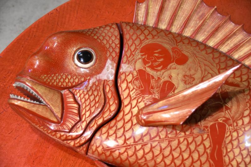 Large Lacquered Sea Bream Lidded Container Width:710mm - Image 7