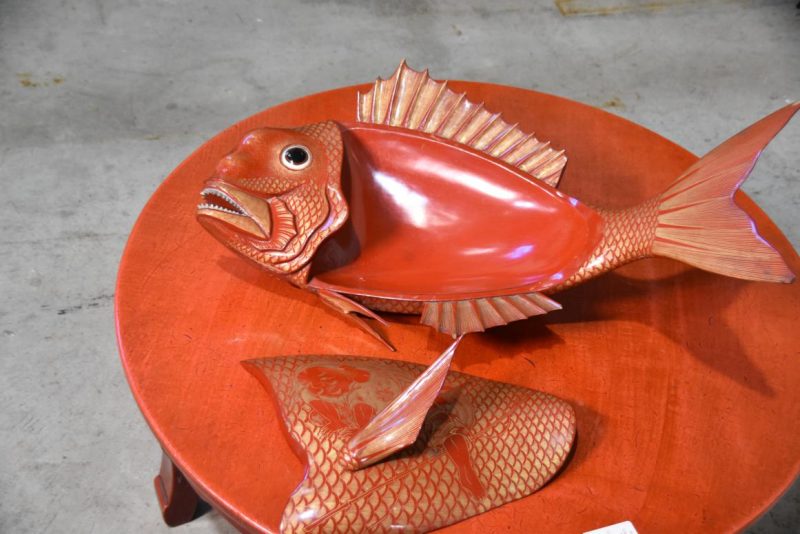 Large Lacquered Sea Bream Lidded Container Width:710mm - Image 3