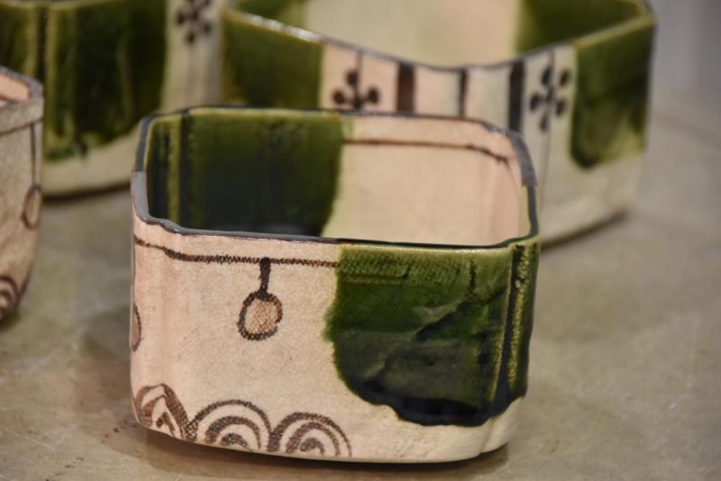 Japanese Set of 5 Oribe Pottery Bowls - Image 7