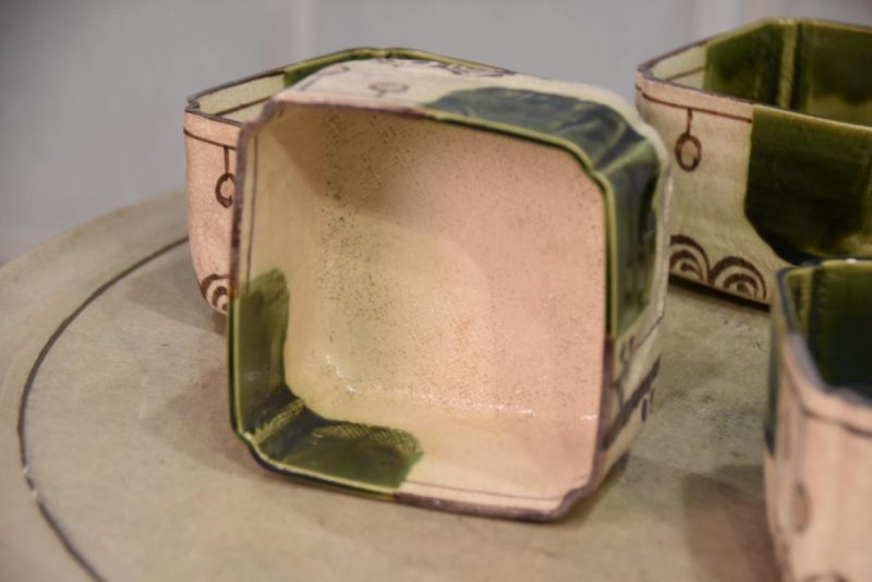 Japanese Set of 5 Oribe Pottery Bowls - Image 3