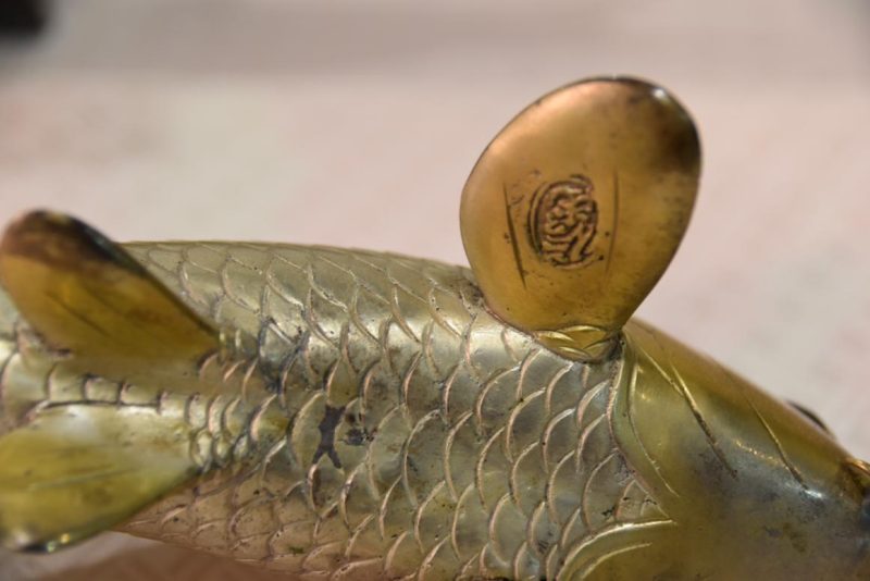 A Pair of Bronze Koi Okimono - Image 8
