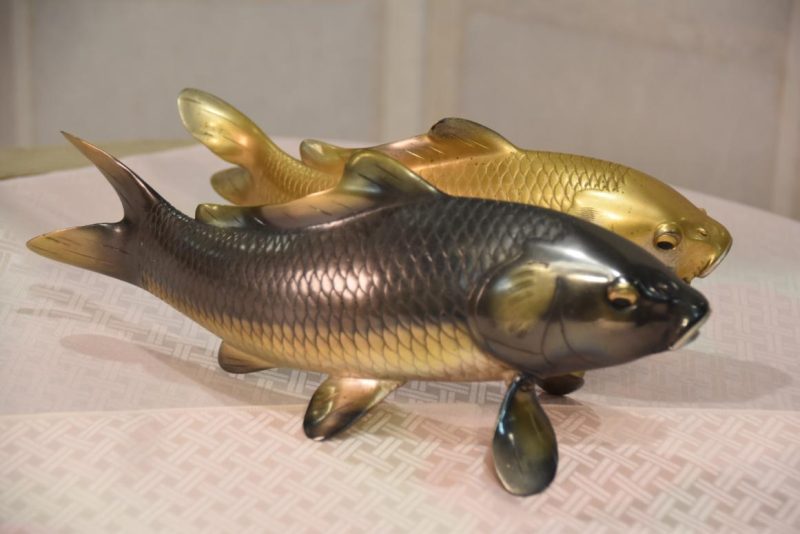 A Pair of Bronze Koi Okimono - Image 7