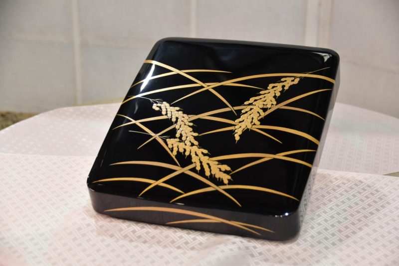 Maki-E Suzuri Bako Raised Gold Lacquer Writing Box Width:270mm
