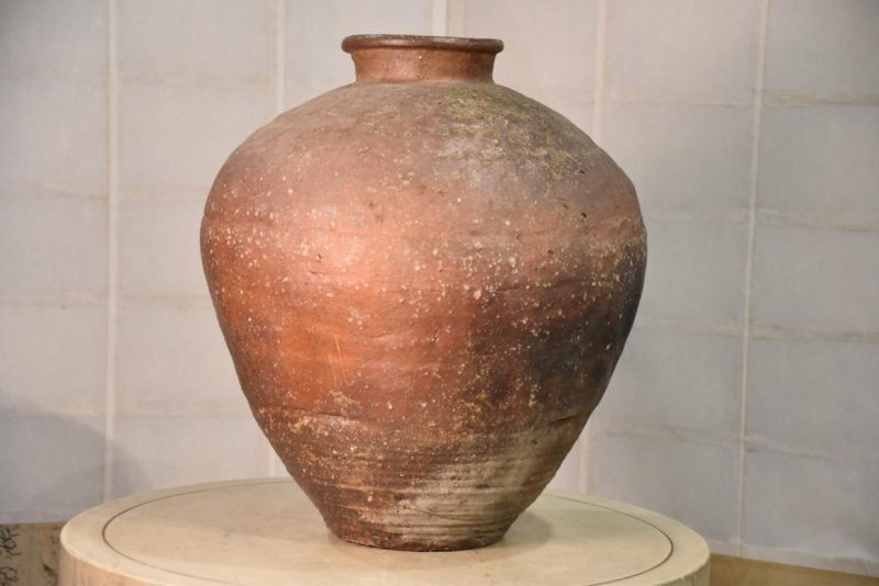 Shigaraki Chatsubo Urn for Dry Tea Width:400mm - Image 7