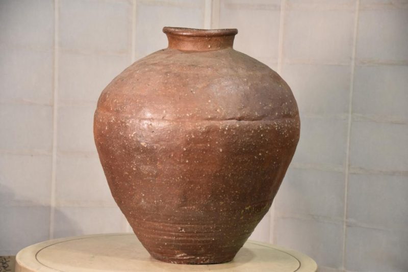 Shigaraki Chatsubo Urn for Dry Tea Width:400mm - Image 5