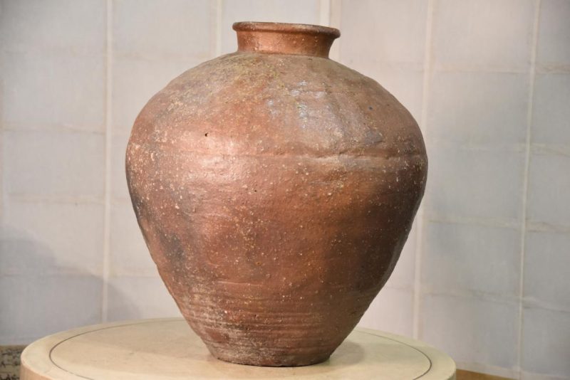 Shigaraki Chatsubo Urn for Dry Tea Width:400mm - Image 4
