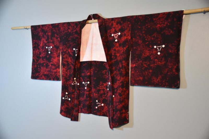 Red and Black Silk Vintage Haori Jacket - Image 6