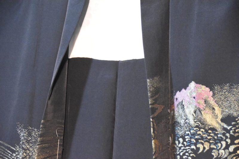 Vintage Silk and Metallic Thread Haori Jacket - Image 5