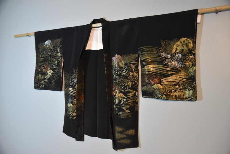 Vintage Silk and Metallic Thread Haori Jacket - Image 3
