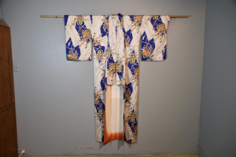 Beautiful Silk Japanese Kimono - Image 7