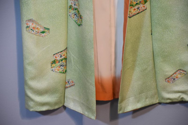 A gorgeous soft green silk Kimono - Image 3