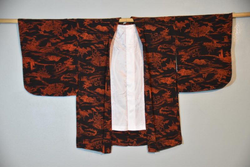 Red and Black Vintage Silk Haori - Image 3