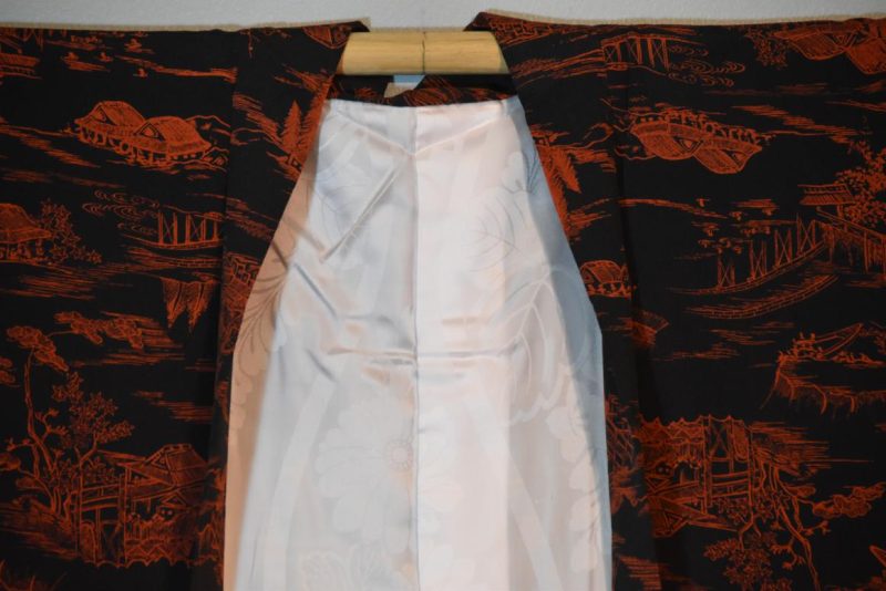 Red and Black Vintage Silk Haori - Image 2