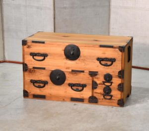 Isho Dansu Clothing Chest Width:880mm