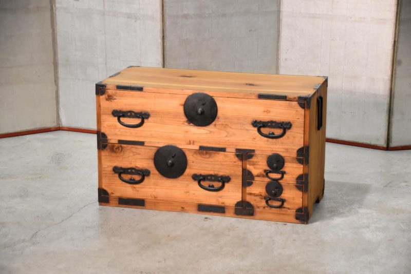Isho Dansu Clothing Chest Width:880mm