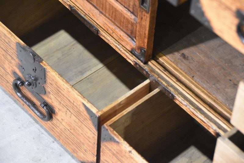 Small Japanese Merchant Chest Width:760mm - Image 4