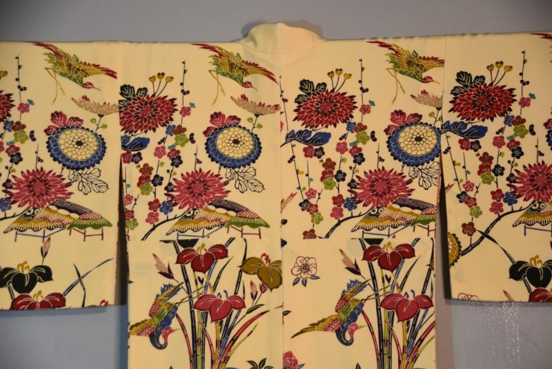 Stunning Vintage Kimono - Image 2