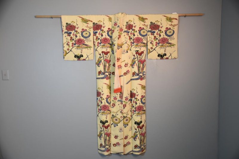 Stunning Vintage Kimono - Image 5