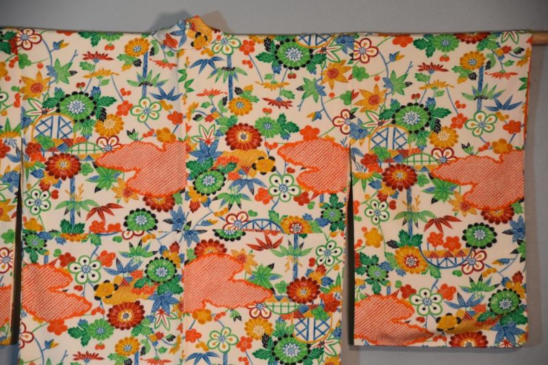 Stunning Vintage Kimono - Image 2