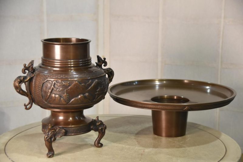 Japanese Cast Bronze Usubata Vase Width:330mm - Image 5