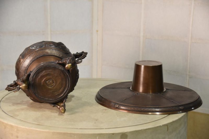Japanese Cast Bronze Usubata Vase Width:330mm - Image 4