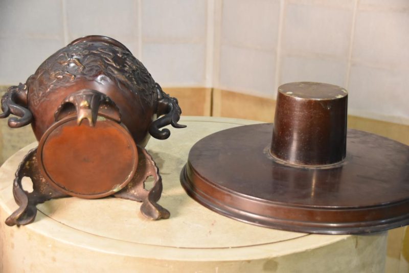 Japanese Cast Bronze Usubata Vase Width:391mm - Image 3