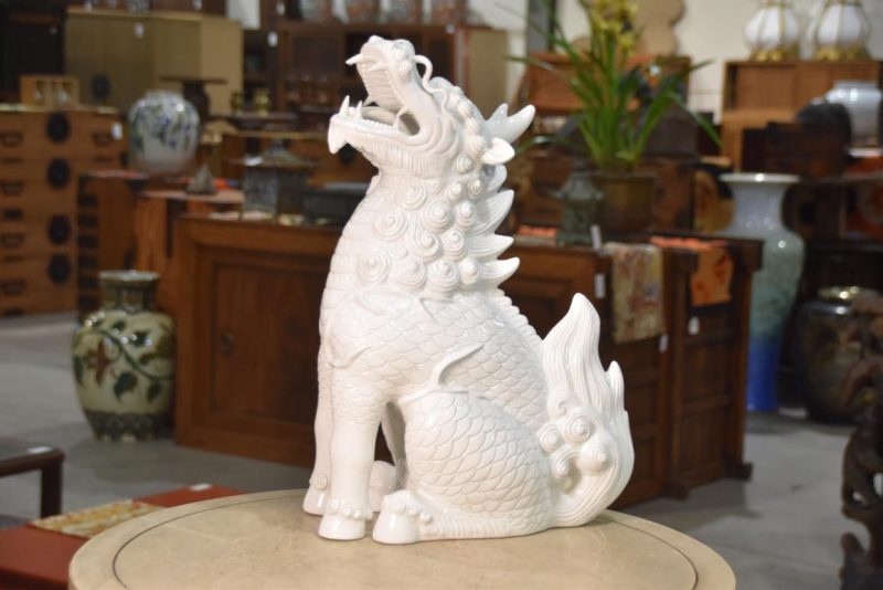 Hakuji (Porcelain) Kirin Okimono Height:485mm,