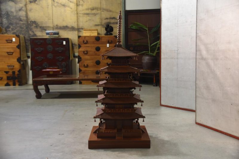 Hardwood Japanese Pagoda Height:1020mm - Image 6