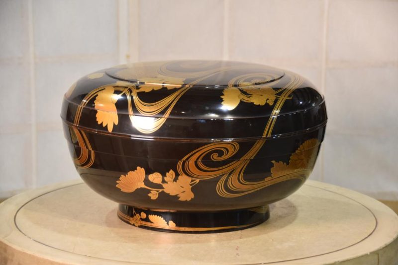 Japanese Maki-E Lacquer Lidded Bowl Width:390mm