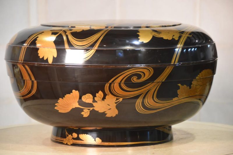 Japanese Maki-E Lacquer Lidded Bowl Width:390mm - Image 10