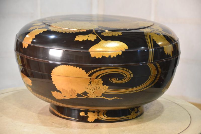 Japanese Maki-E Lacquer Lidded Bowl Width:390mm - Image 4