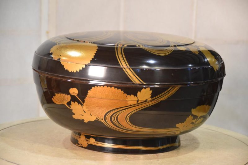 Japanese Maki-E Lacquer Lidded Bowl Width:390mm - Image 2