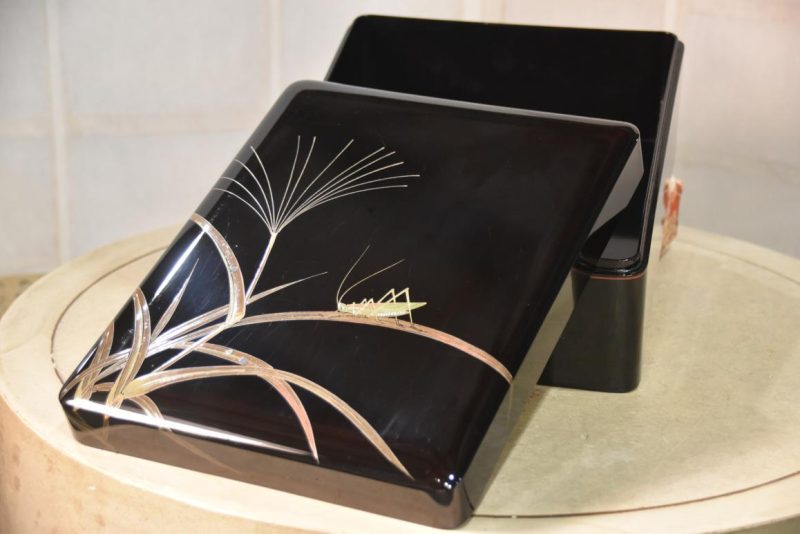 Vintage Japanese Lacquered Letter Box with a Grasshopper Width:305mm - Image 7