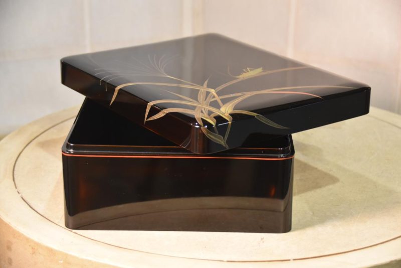 Vintage Japanese Lacquered Letter Box with a Grasshopper Width:305mm - Image 4