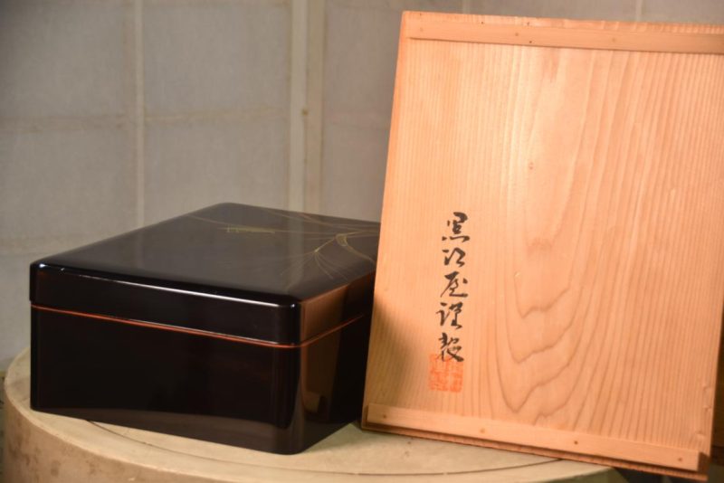 Vintage Japanese Lacquered Letter Box with a Grasshopper Width:305mm - Image 2