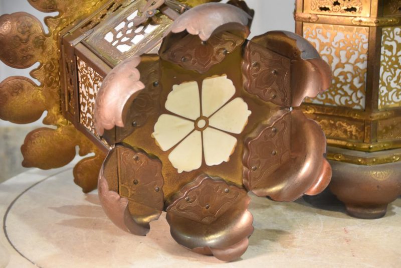 Pair of Temple Hanging Lanterns Width:300mm Each - Image 3