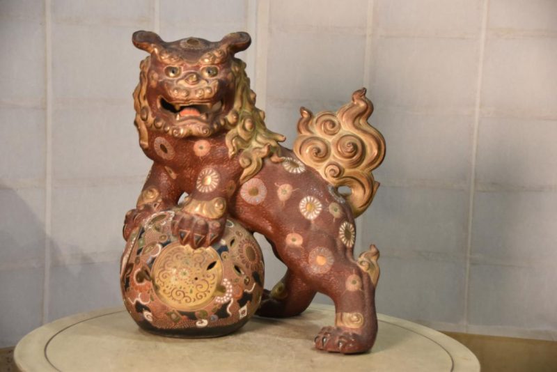 Kutani Pottery Shishi Width:390mm