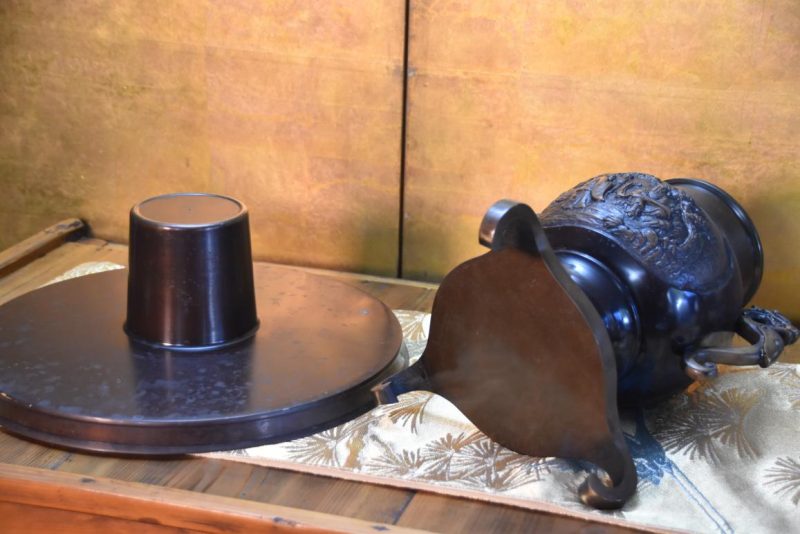 Japanese Cast Bronze Usubata Vase Width:345mm - Image 3
