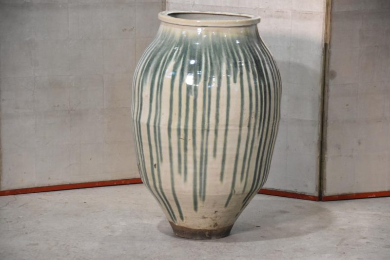 Shigaraki Drip Glaze Tsubo  Height:720mm - Image 2